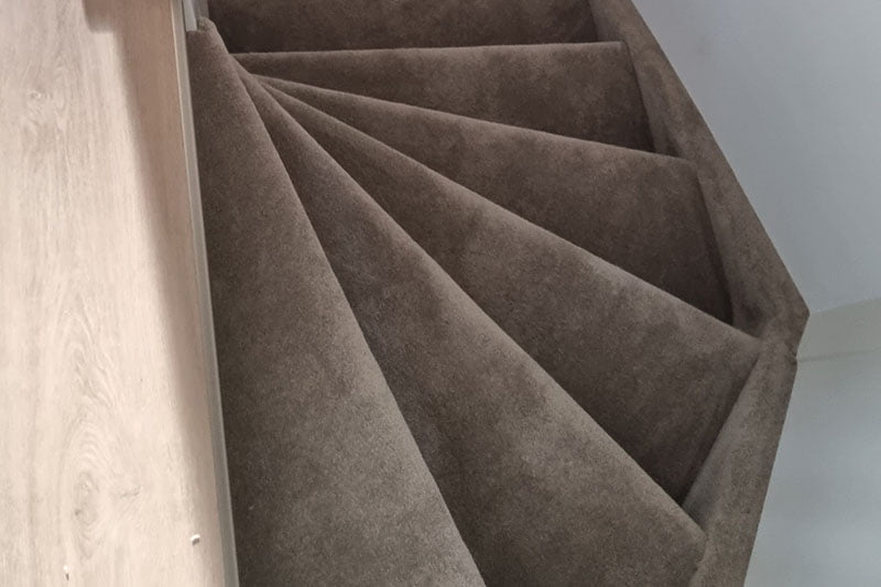 Trap stofferen - Projectinrichting J.P. van Beek