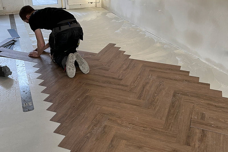 PVC vloer leggen - Projectinrichting J.P. van Beek